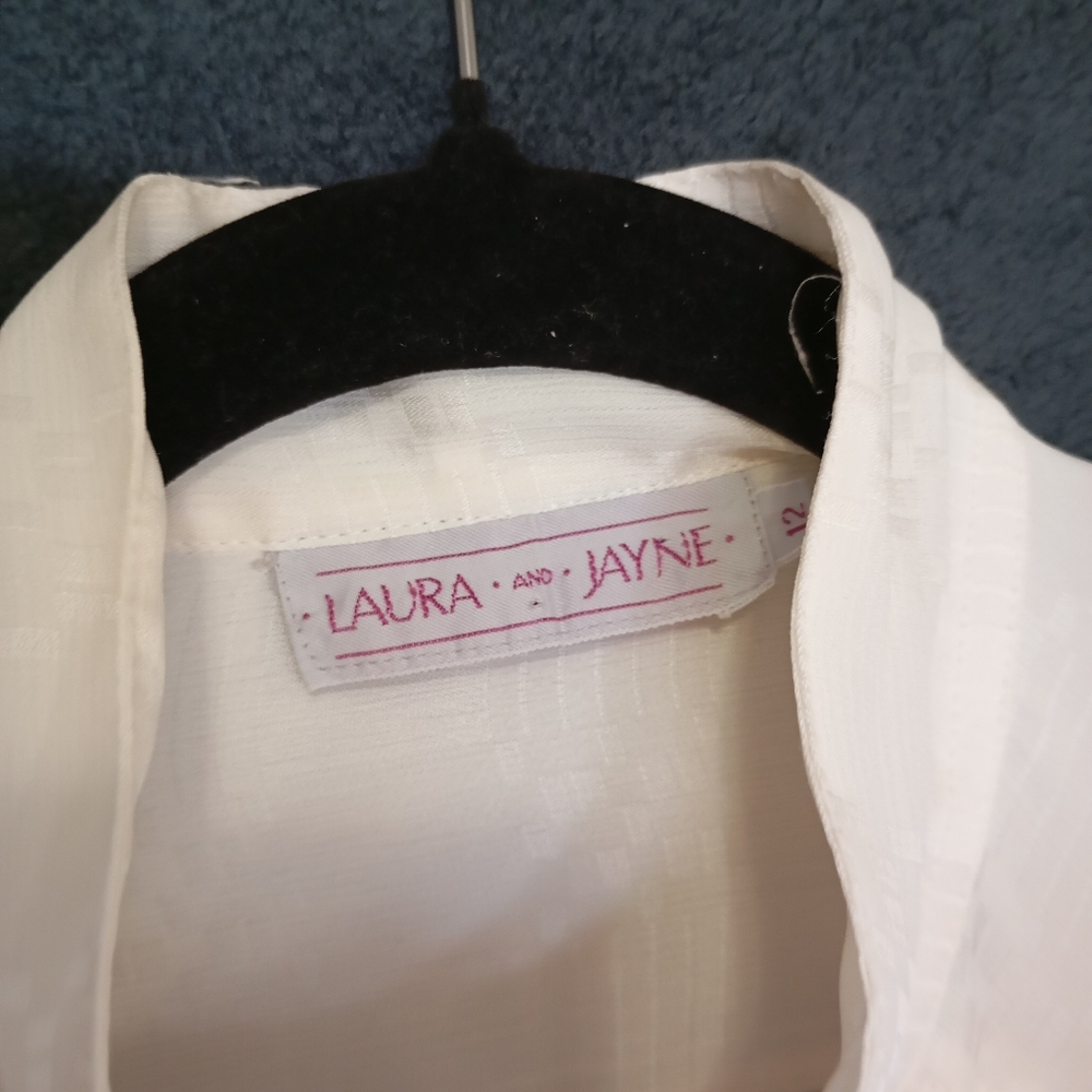 Laura And Jane Vintage Long Sleeve Satin-Like Blouse Ivory Size 12 Pleated - Picture 7 of 10